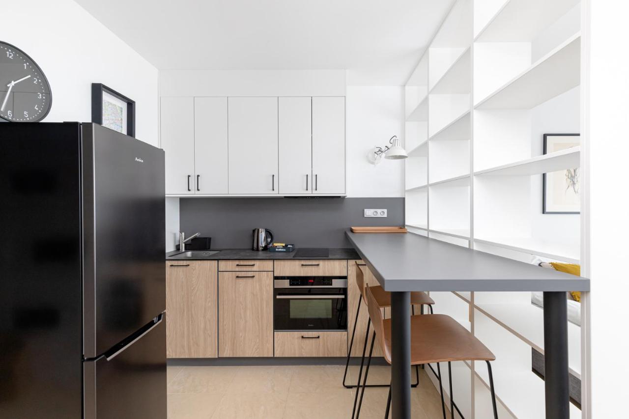 Sierpinskiego 1A - Studio With Balcony & Desk - Remote Work By Noclegi Renters Варшава Екстер'єр фото